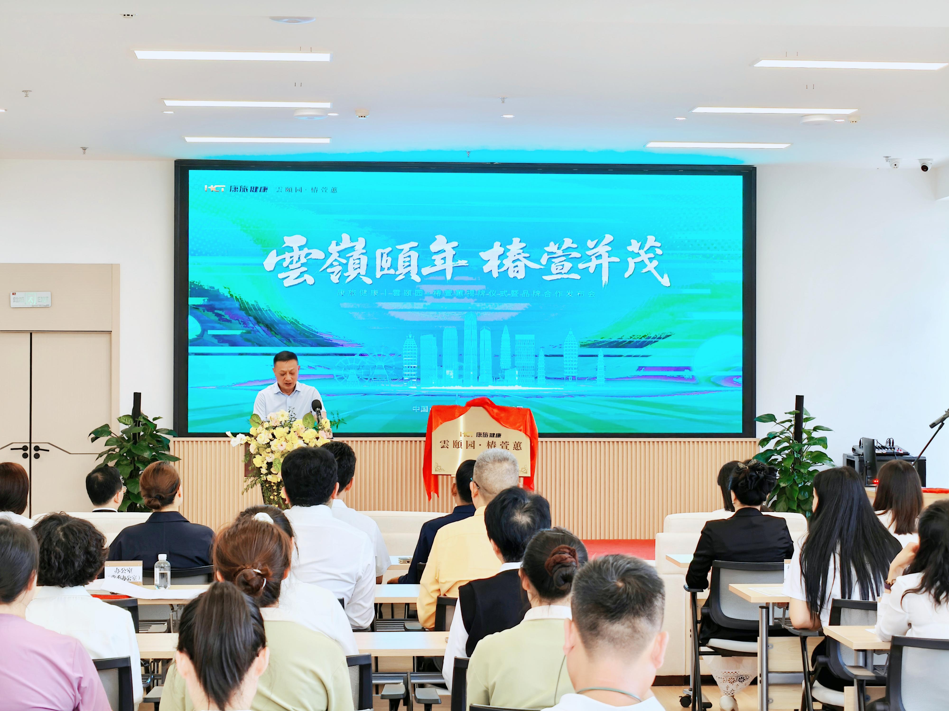 黄波(1).jpg