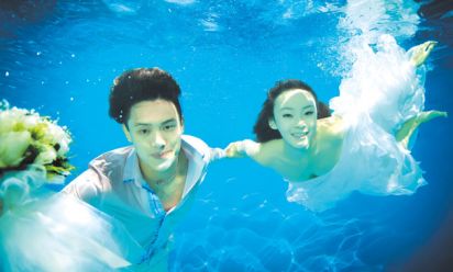 日照花仙子3.5米水下拍婚纱照