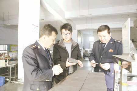 走访企业优化税收营商环境