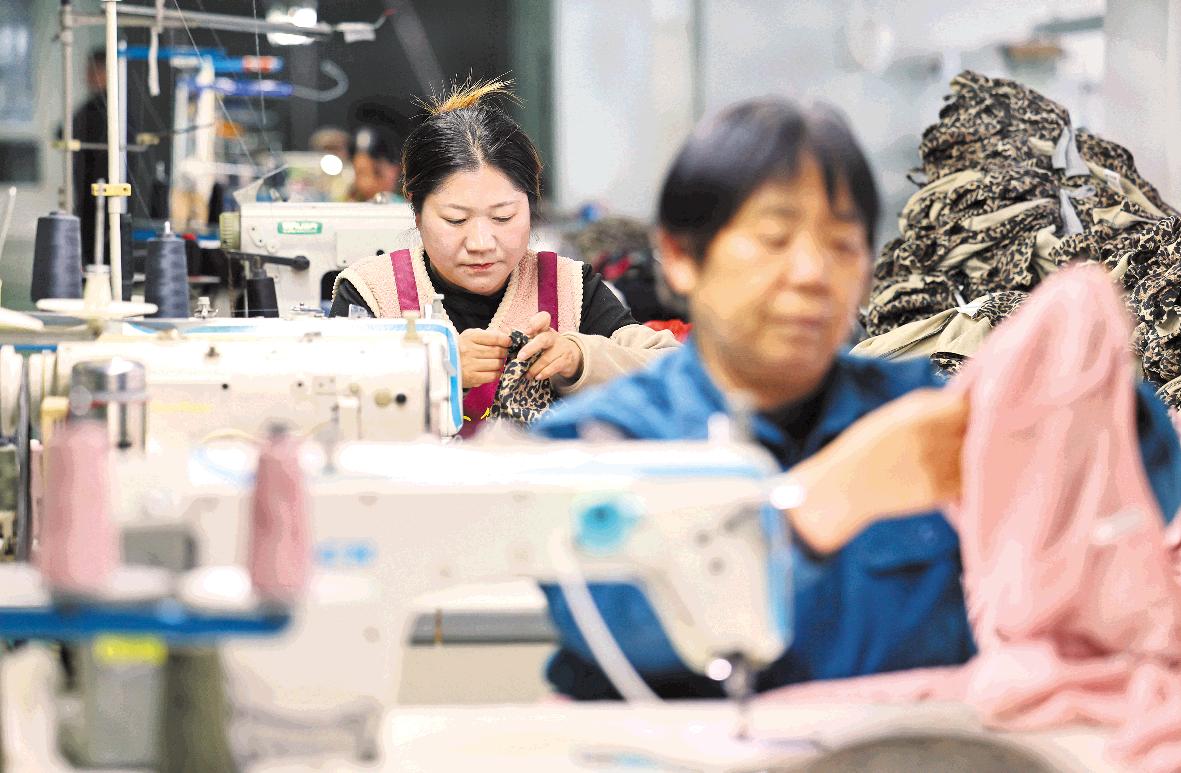 “家门口”就业拓宽群众增收路