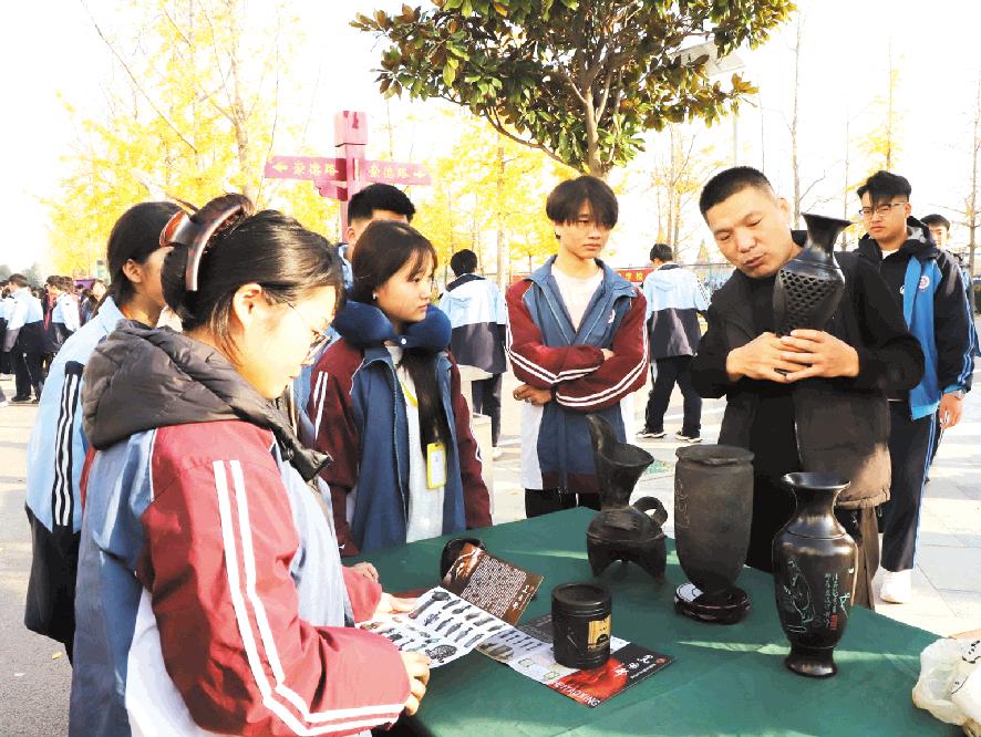 “行走的思政课”走心更入心