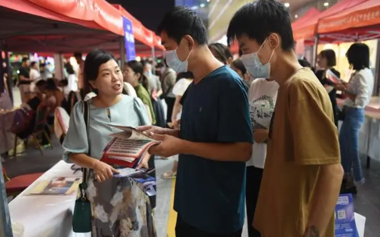 老年時尚服裝改製（老年時尚服裝改製方案）