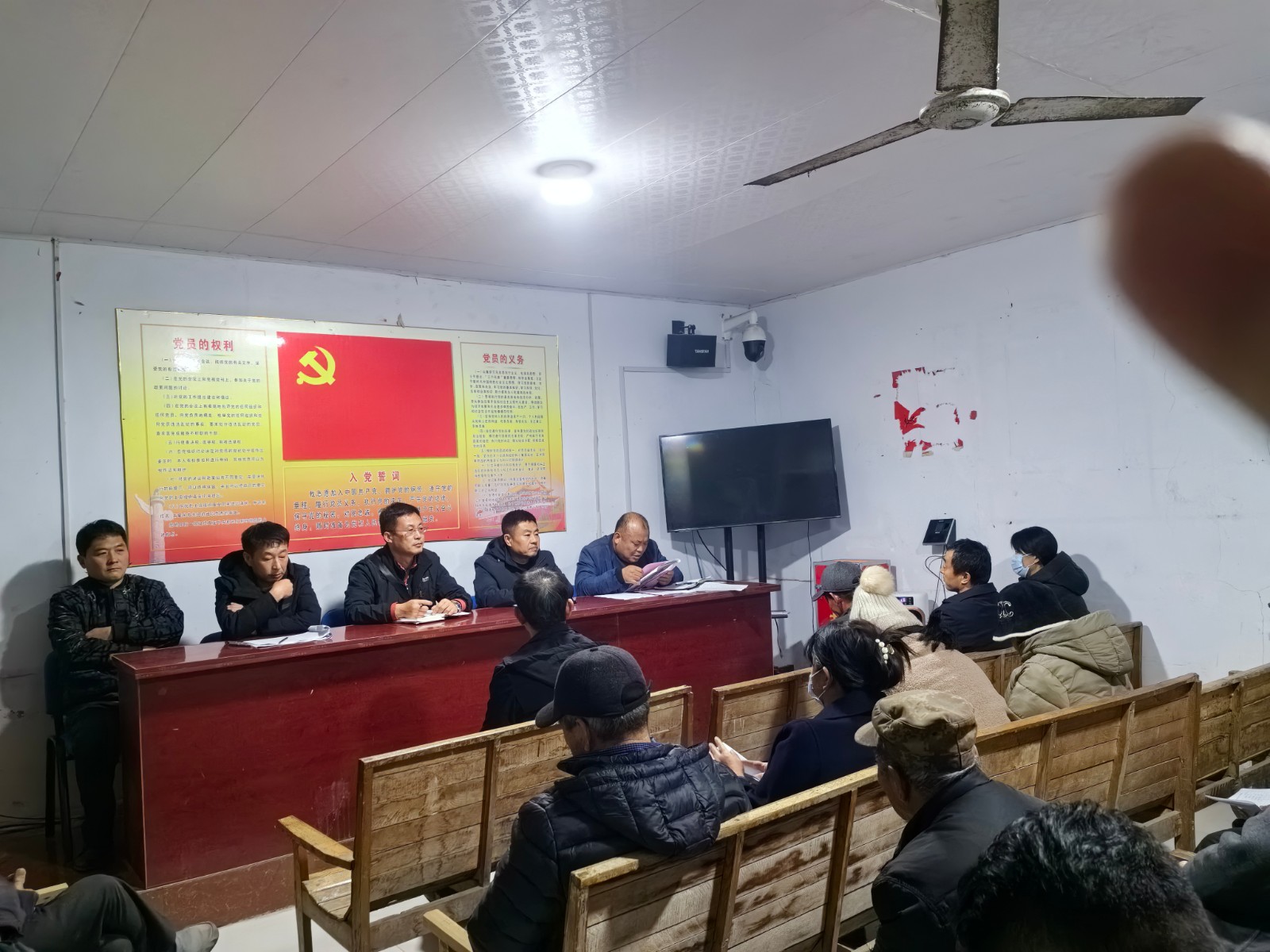 组织每月一次的党员主题日.jpg