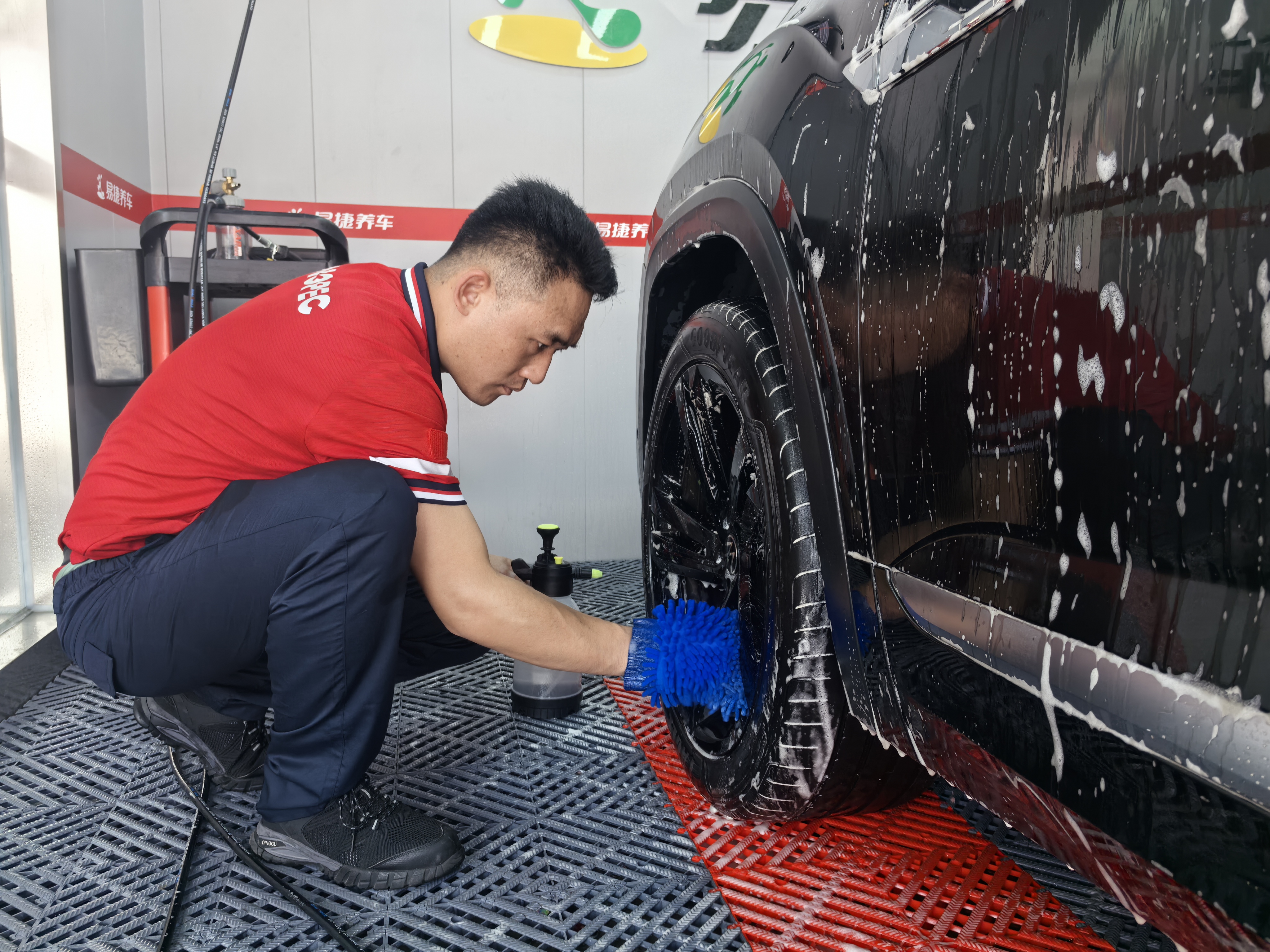 中国石化山东日照公司首座自营易捷养车综合汽服店开业 (4).jpg