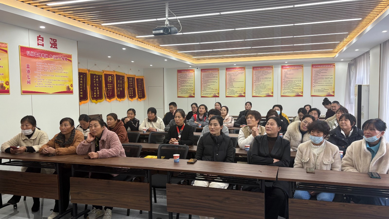 1761810135500088601.jpg 巾帼家政 (4).jpg