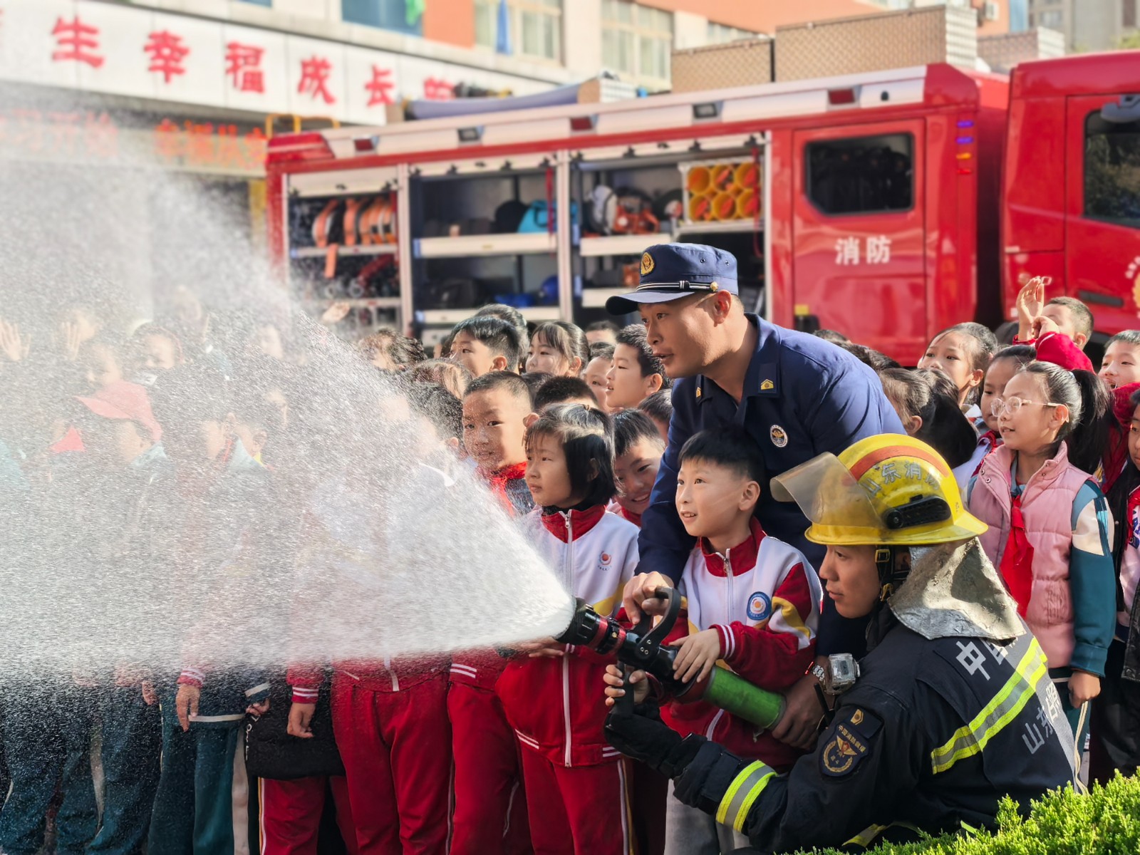 日照凤凰小学消防日4 (1).jpg