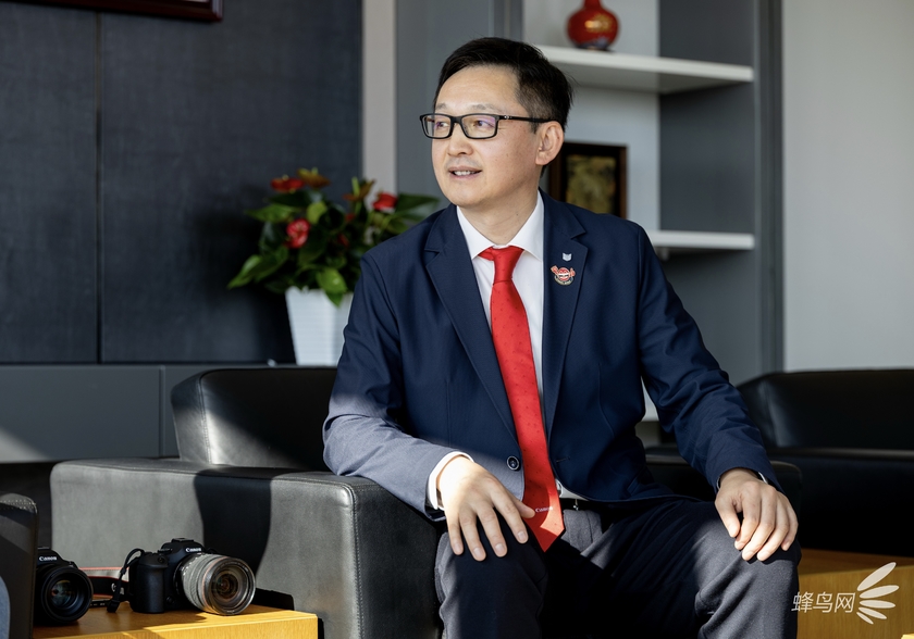 中国抢跑?佳能销售负责人:EOS R6 Mark III这周就能买到! 中国抢跑?佳能销售负责人:EOS R6 Mark III这周就能买到!