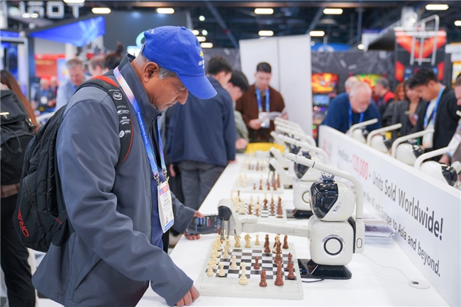 2026 CES 家用机器人顶流！元萝卜诠释中国原创力量