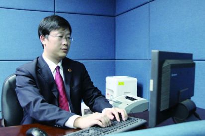 李波：用热血青春擦亮肩上的检徽