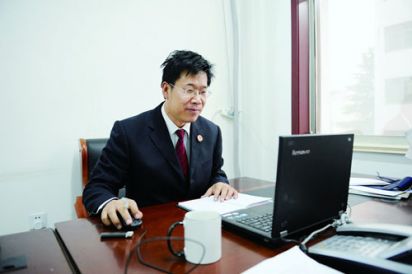 李家亮：扎根培土接地气的“检察官”