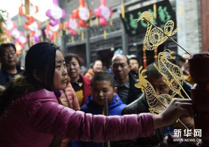 逛庙会 过大年