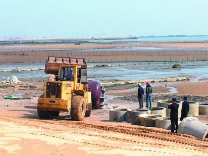 养殖户非法占用海域遭查处