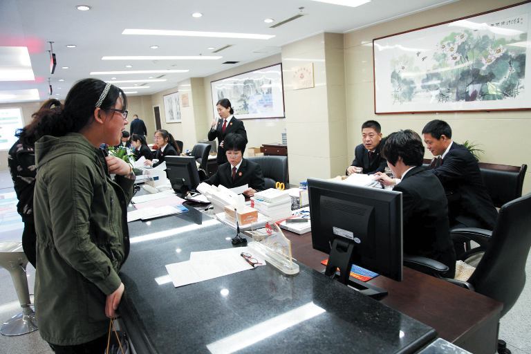 立案登记制首日 日照收诉状147份