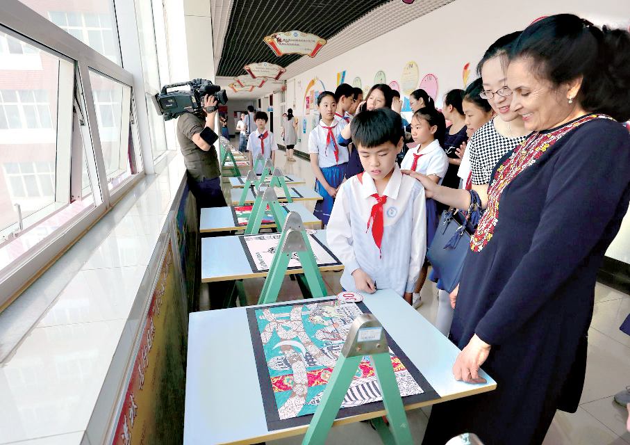 童画“土库曼”吸引驻华大使