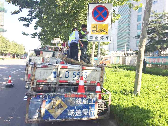 市内道路新增4600个路内停车泊位