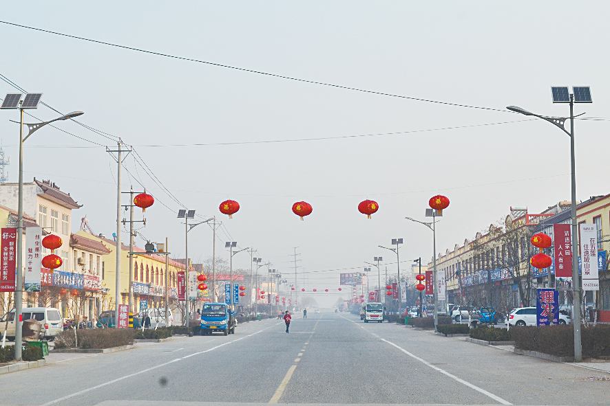 灯笼挂起来 红火过大年