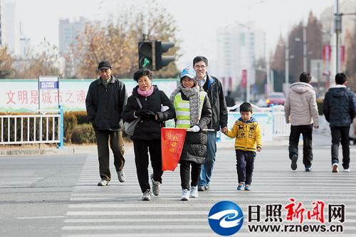 投身志愿活动用心传递文明 