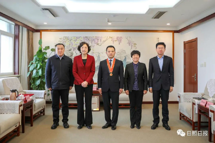 副市长徐淑利参加.张惠李在武会见日照市代表载誉归