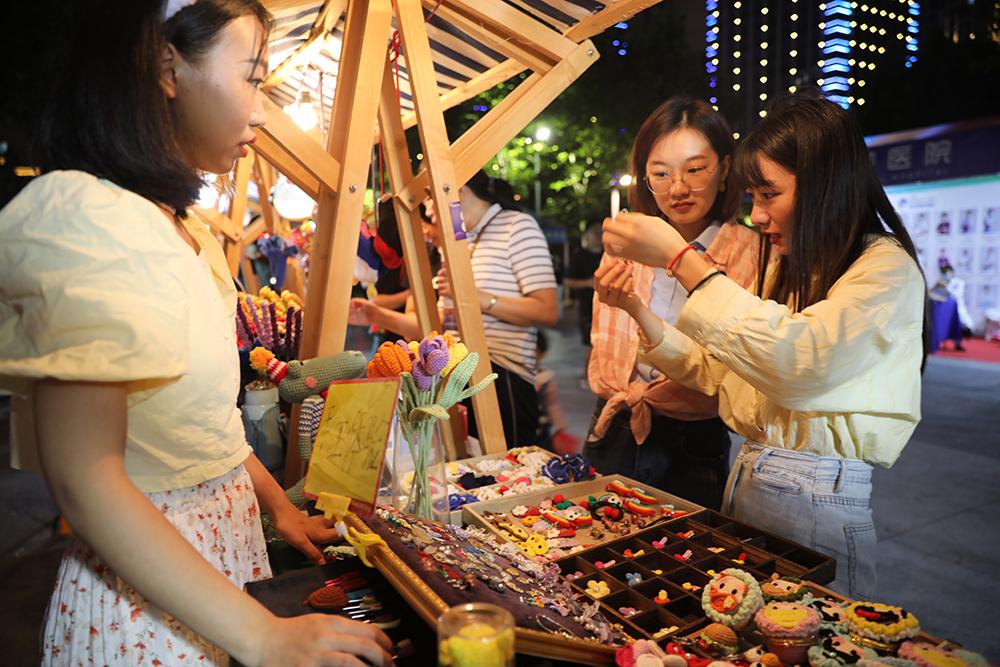 “文创市集”激发城市文化新活力