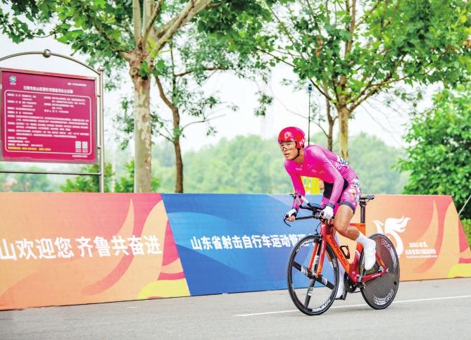 公路自行车决赛开赛