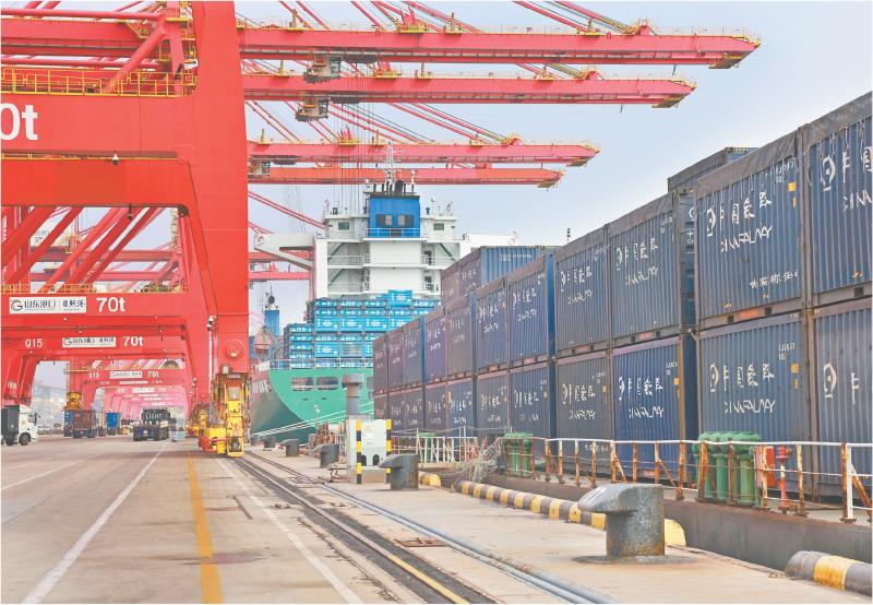 港口繁忙 满线运转