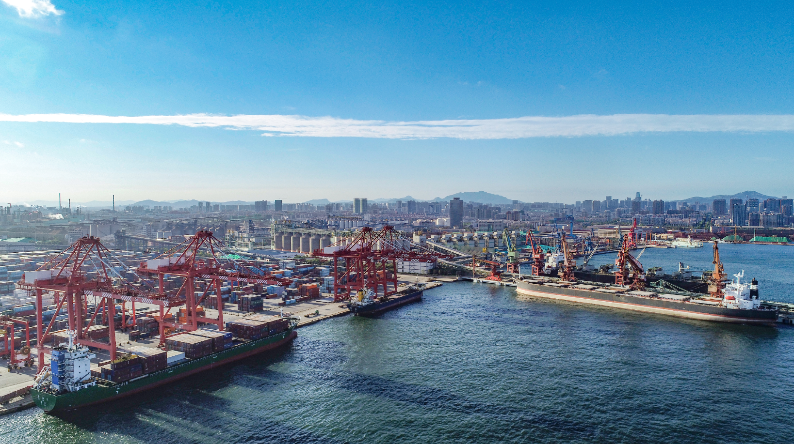 山东港口日照港建港40周年特别报道之二向海而生日照东岸巨港出