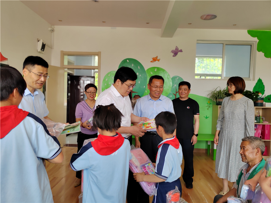 让爱同行 驻五莲县省派工作队走访慰问五莲特校全体师生-日照要闻